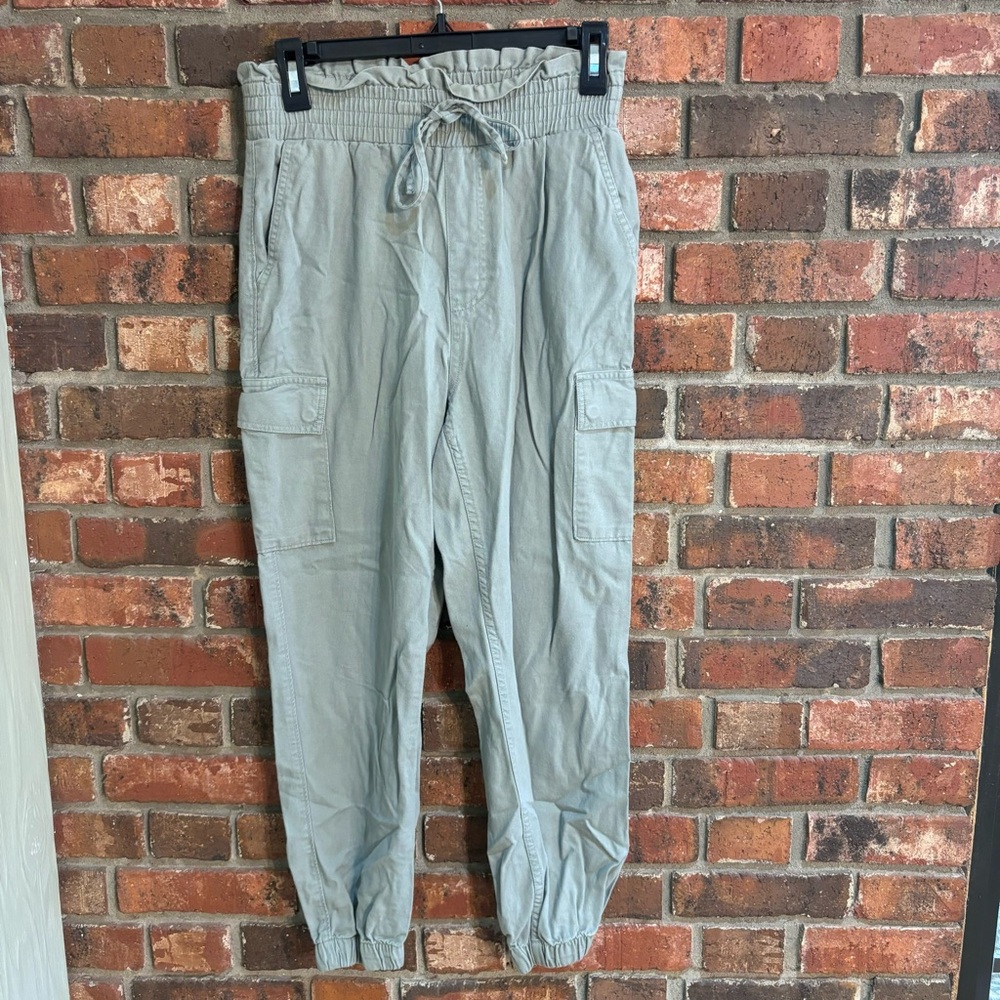 Vanilla Star womens pull on smocked cargo jogger pants green small